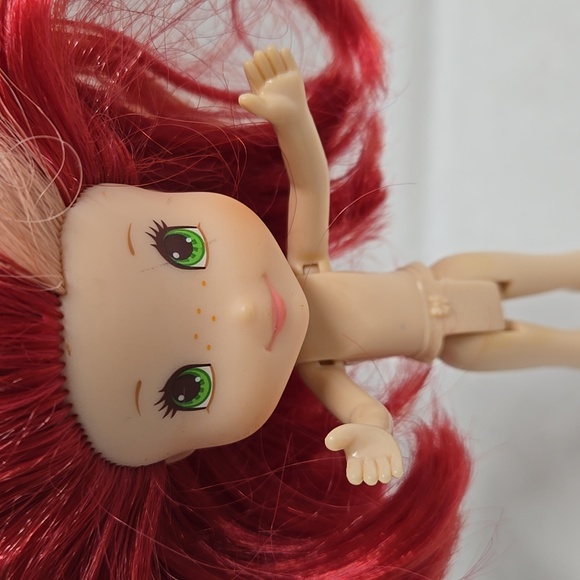 Strawberry Shortcake 6" Doll Figure 2008 TCFC Poseable Freestanding  CUTE - Picture 13 of 14